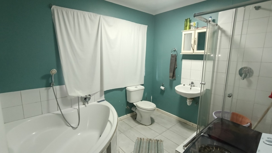 3 Bedroom Property for Sale in High Places Western Cape